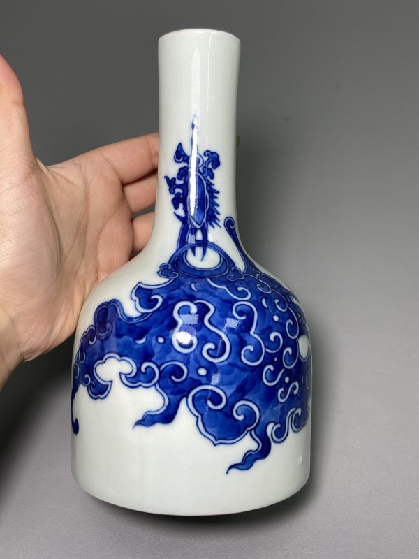 清 青花螭龙纹摇铃尊 - 图4
