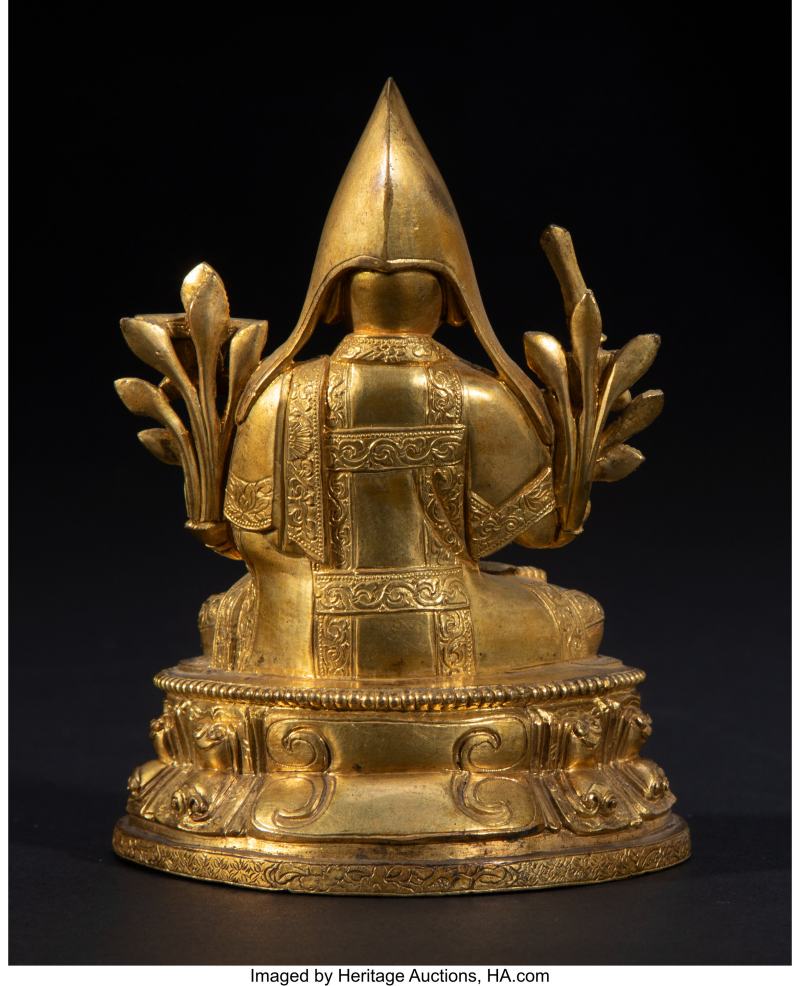 A Sino-Tibetan Gilt Bronze Seated Figure of Je Tsongkhapa - 图3