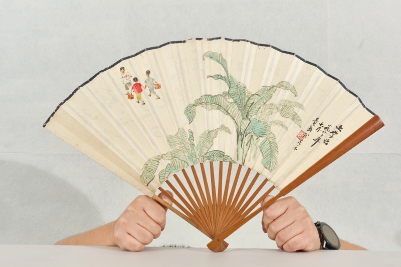 费新我 1960年作 《炼钢图》扇面、《上学图》成扇 - 图6