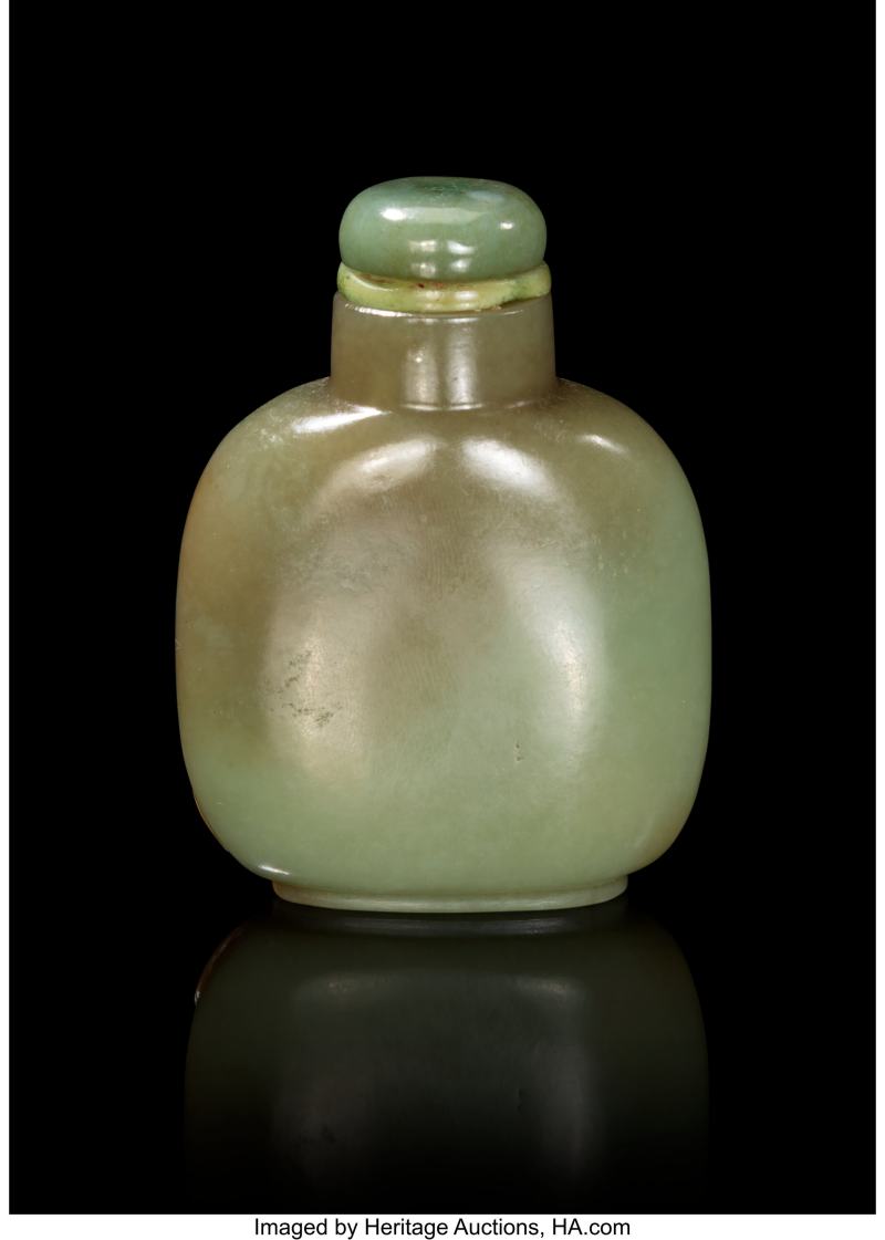 A Chinese Carved Russet Celadon Jade Snuff Bottle - 图3