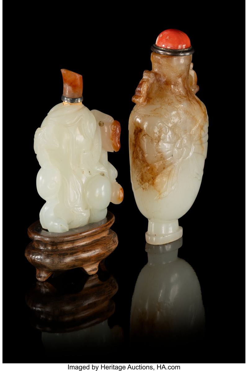 Two Chinese Carved Jade Snuff Bottles - 图3