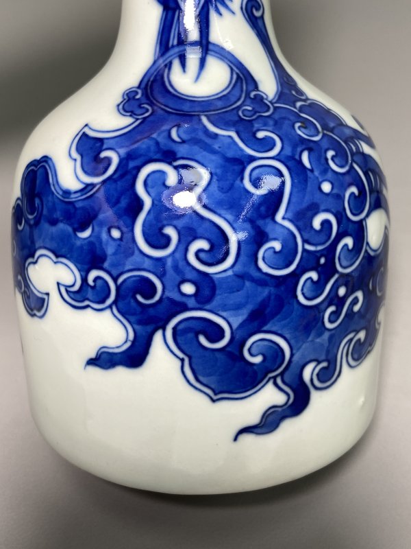 清 青花螭龙纹摇铃尊 - 图7