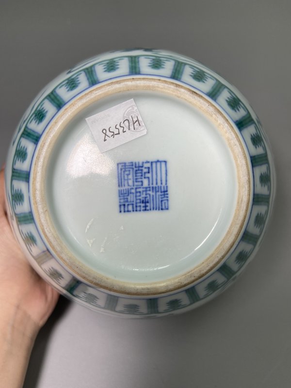 清乾隆 斗彩绿釉龙纹罐 - 图10