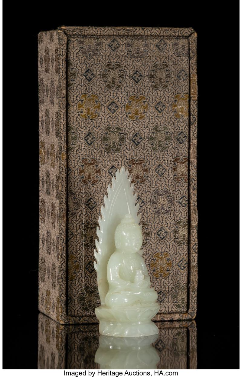 A Chinese Carved Pale Celadon Jade Figure of a Seated Buddha - 图2