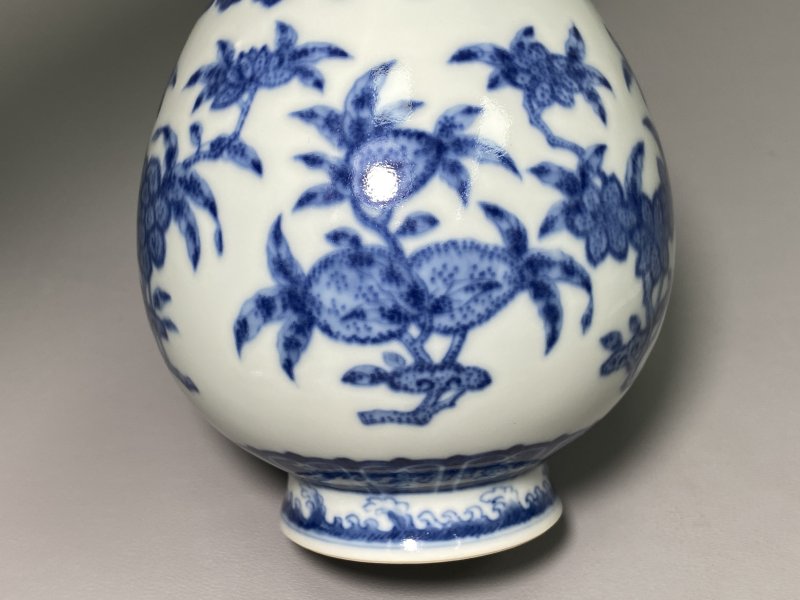 清 青花折枝花卉纹蒜头瓶 - 图13