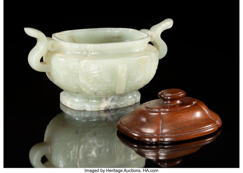 A Chinese Carved Celadon Jade Double-Handled Censer with Wood Cover - 图3