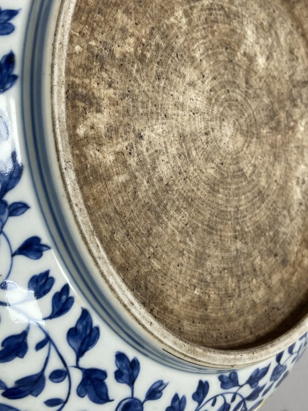 清雍正 青花缠枝莲纹大盘 - 图16