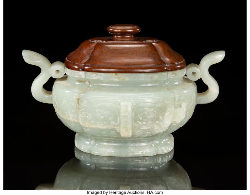 A Chinese Carved Celadon Jade Double-Handled Censer with Wood Cover - 图4