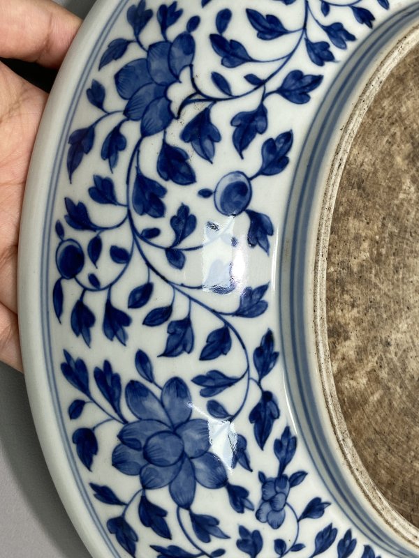 清雍正 青花缠枝莲纹大盘 - 图17