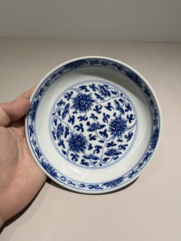 清康熙 青花缠枝莲纹盘 - 图2
