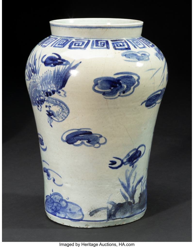 A Tall Korean Blue and White Jar - 图3