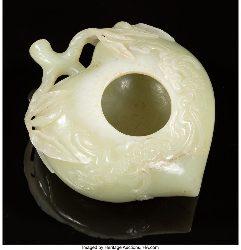 A Chinese Carved Celadon Jade Peach-Form Brush Washer - 图2