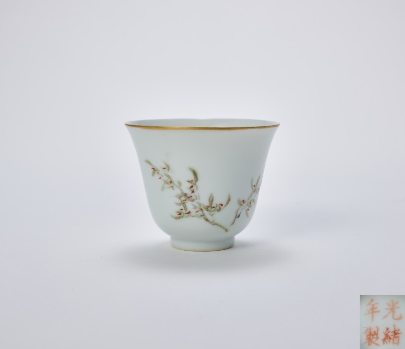 清光绪 浅绛彩折枝兰花纹小杯
