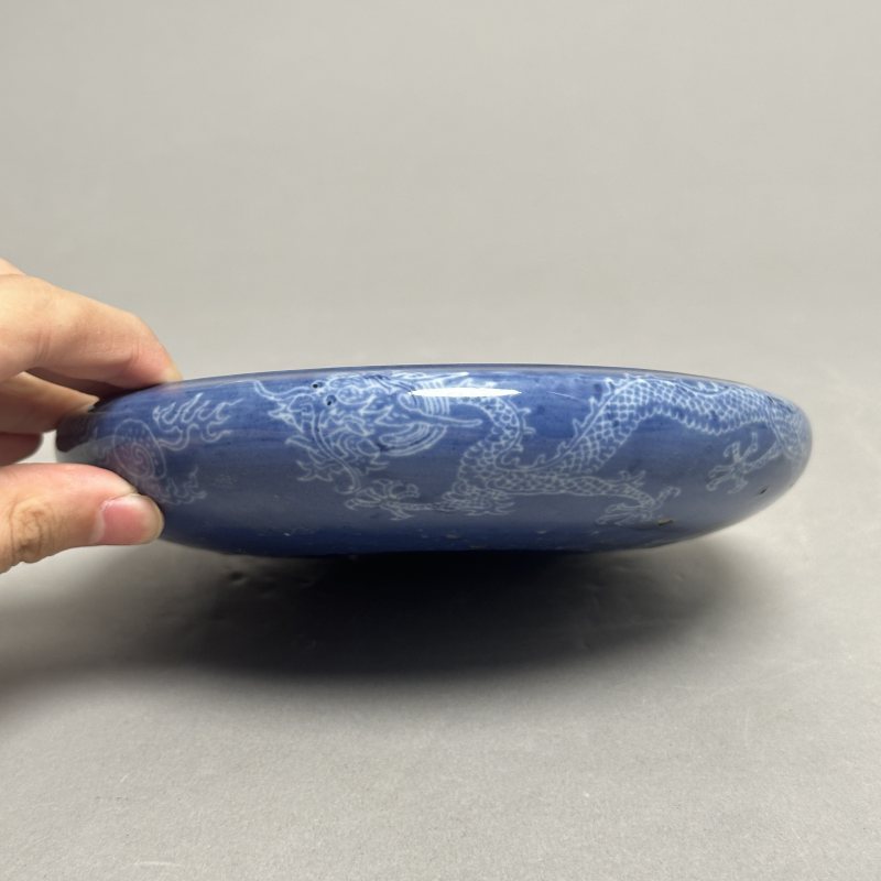清早期 祭蓝留白龙纹镗锣洗 - 图3
