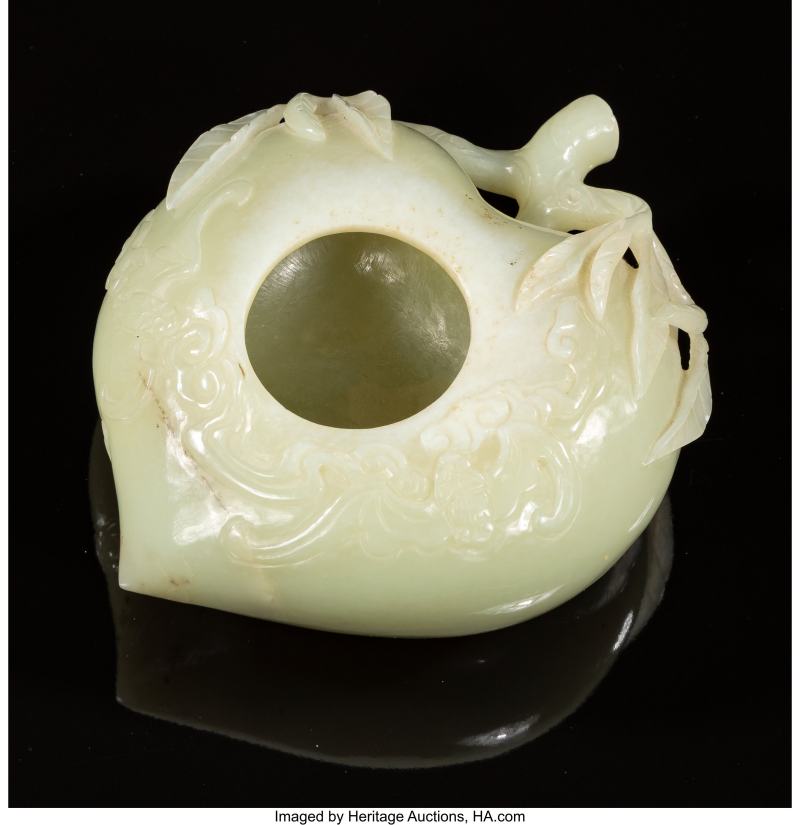 A Chinese Carved Celadon Jade Peach-Form Brush Washer - 图3