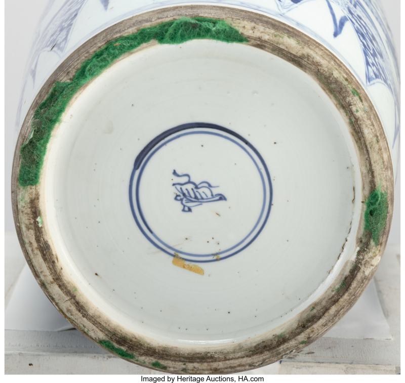 Two Tall Chinese Blue and White Vases - 图4