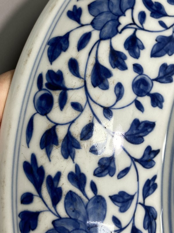 清雍正 青花缠枝莲纹大盘 - 图19