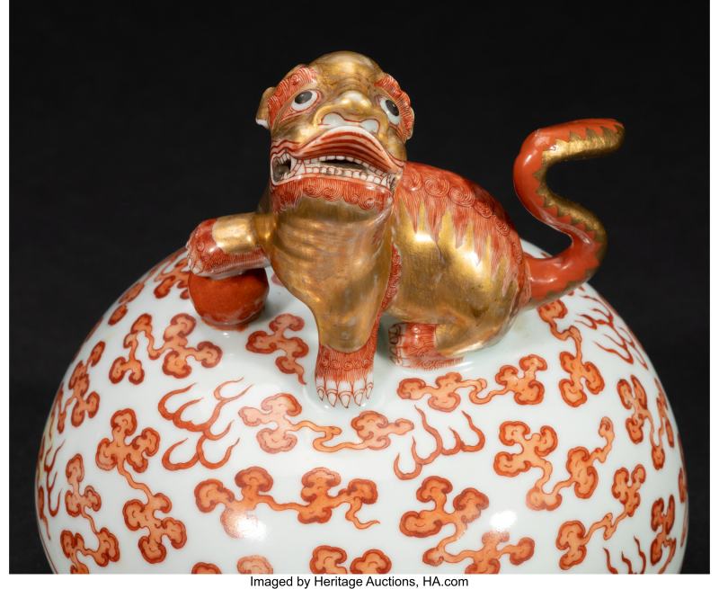 A Chinese Iron-Red and Gilt Decorated Covered Tripod Censer - 图4
