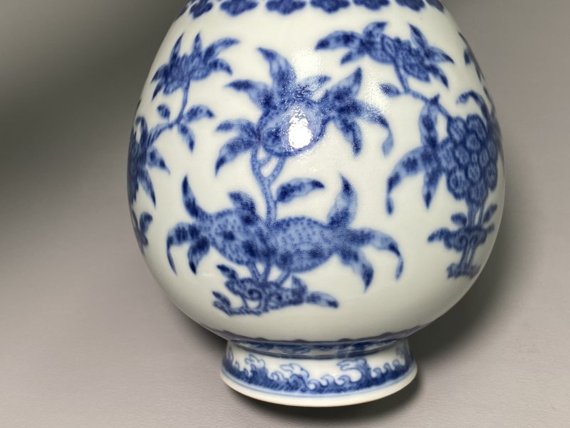 清 青花折枝花卉纹蒜头瓶 - 图17