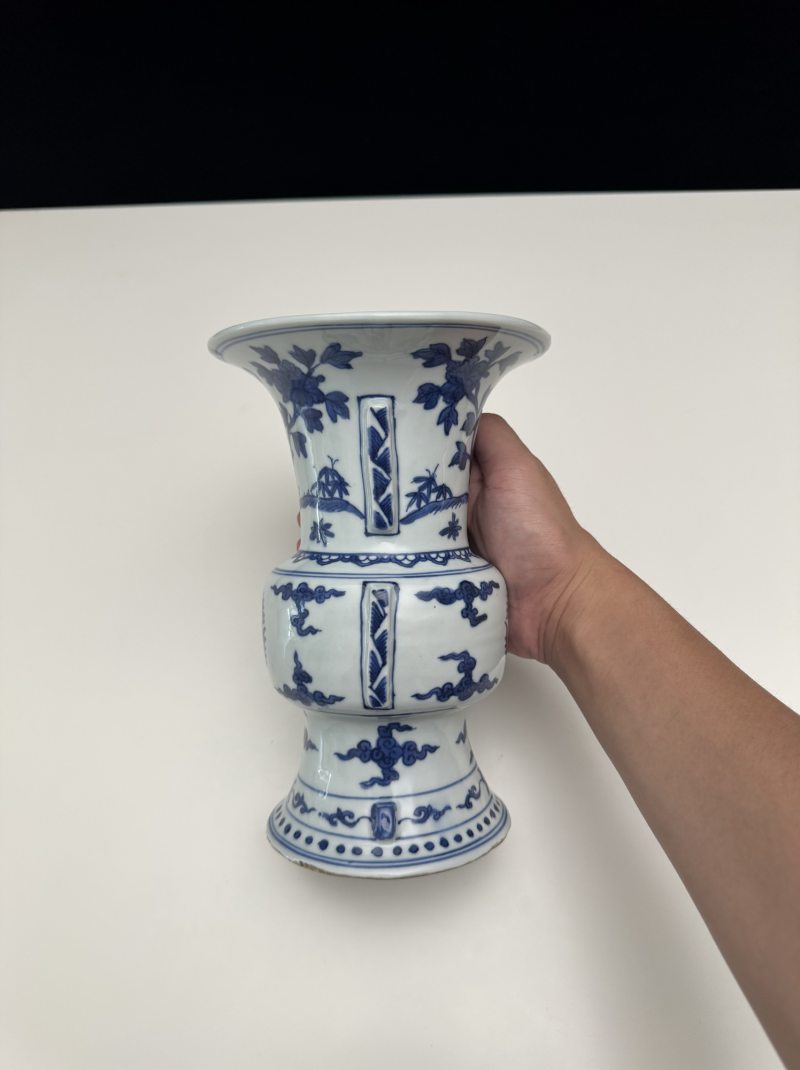 明万历 青花花卉纹出戟花觚 - 图4