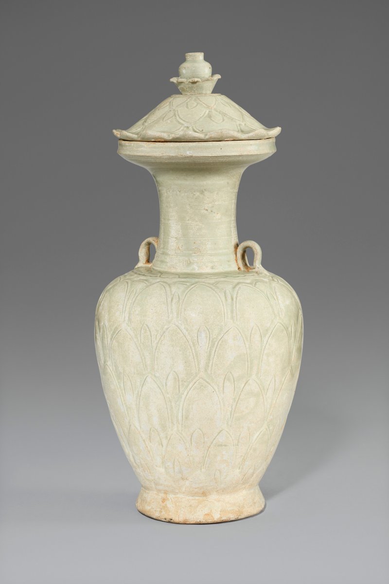 中國 北宋 龍泉窯刻花盤口蓋瓶  CHINA, NORTHERN SONG DYNASTY (AD 960-1127) - 图2