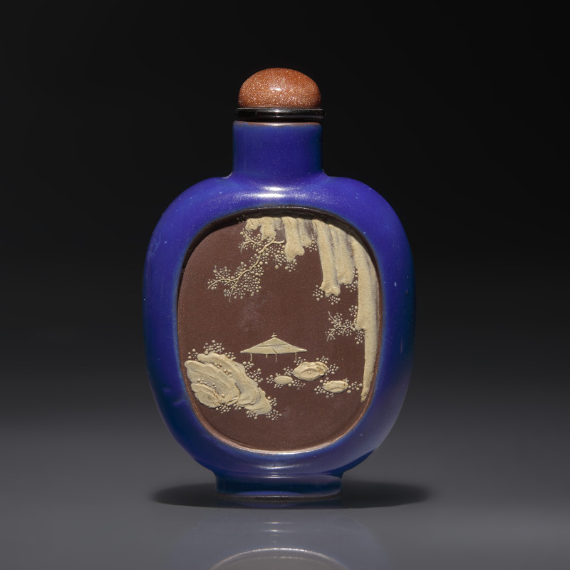 1820-1860年 宜興紫砂藍釉開光山水花卉紋鼻煙壺 | A Chinese Enameled Yixing Stoneware Snuff Bottle, Qing Dynasty, Circa 1820-1860