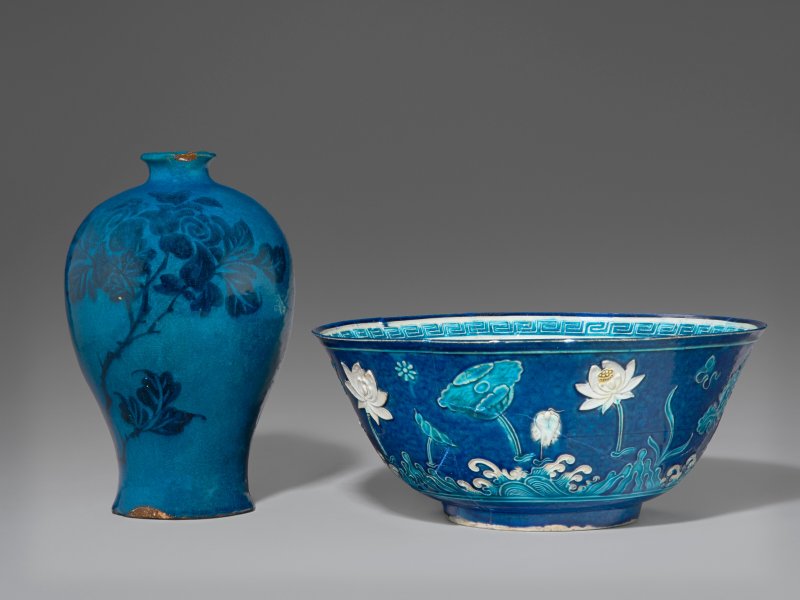中國 明 琺華一路連科盌及孔雀綠地藍花梅瓶  CHINA, MING DYNASTY (1368-1644) - 图2