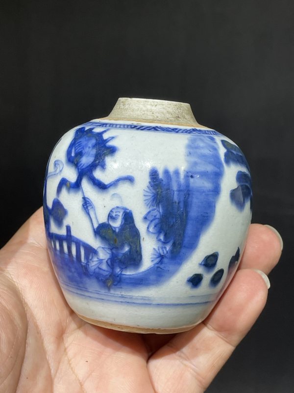 清康熙 青花人物纹小罐 - 图3
