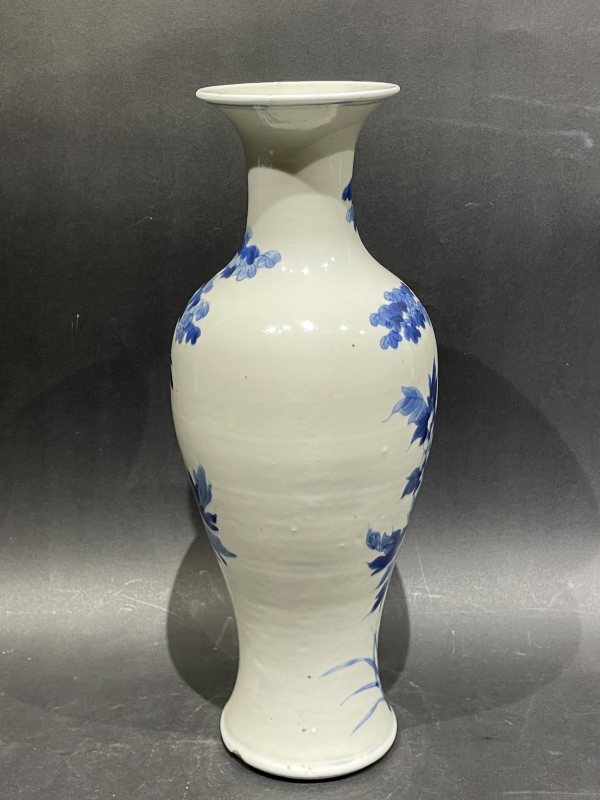 青花花鸟纹观音瓶 - 图4