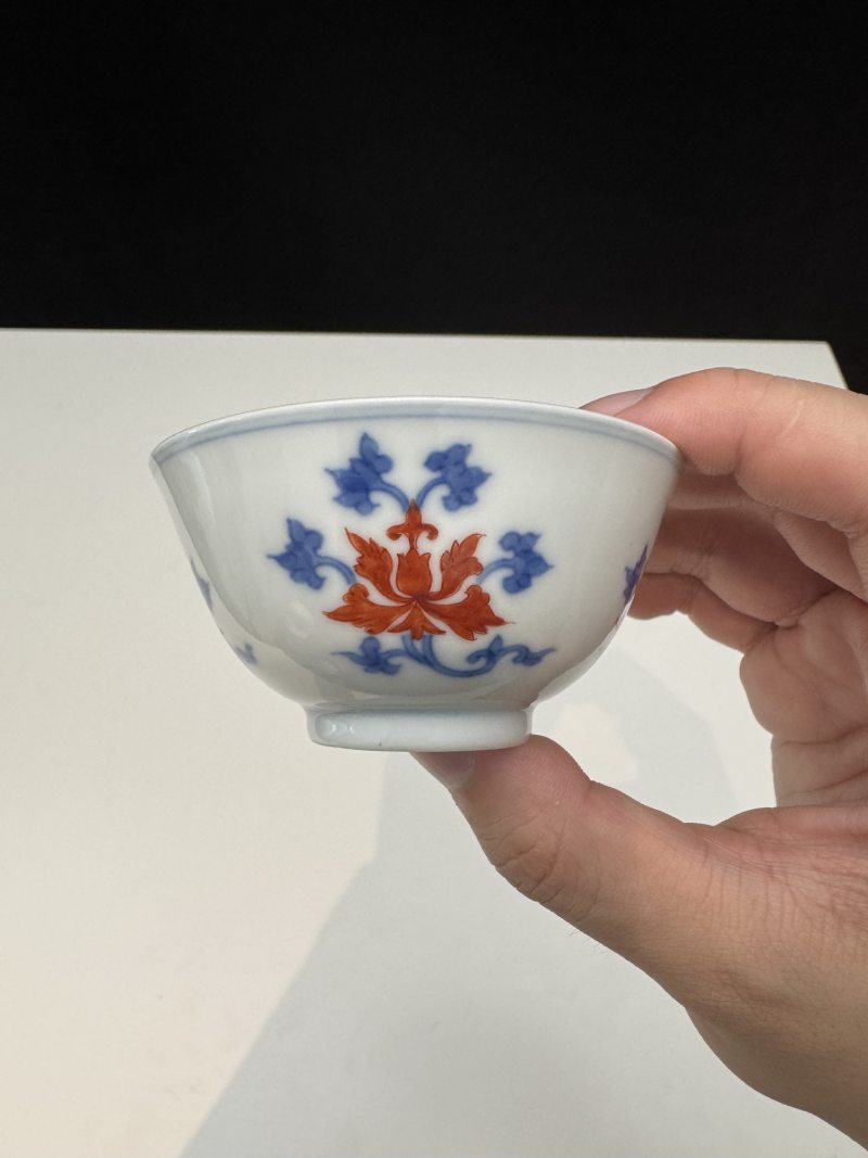 清雍正 青花矾红彩番莲纹盌 （一对） - 图10