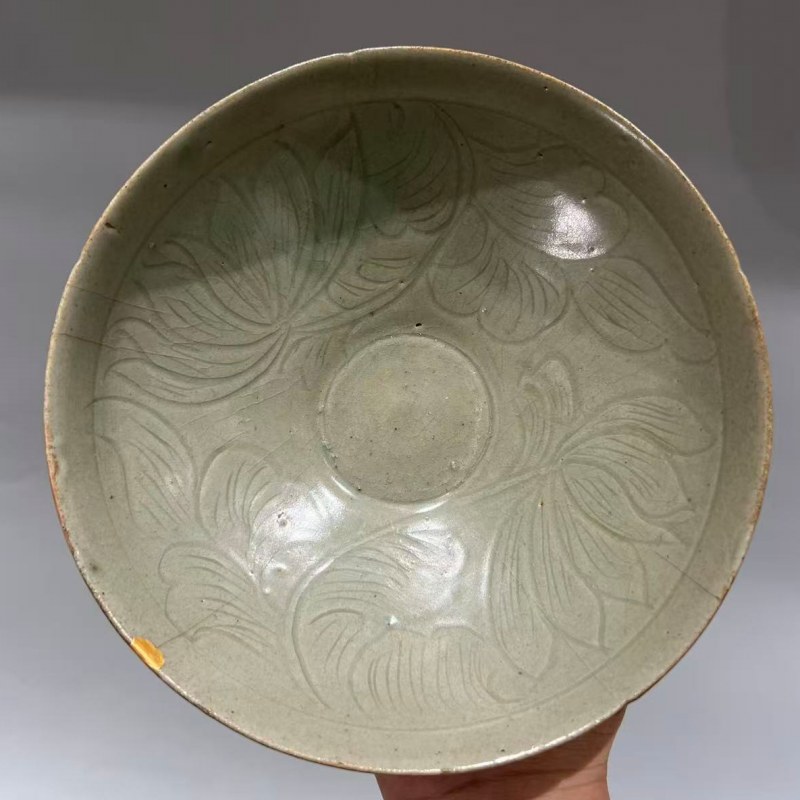 明代 青釉刻花碗 - 图4