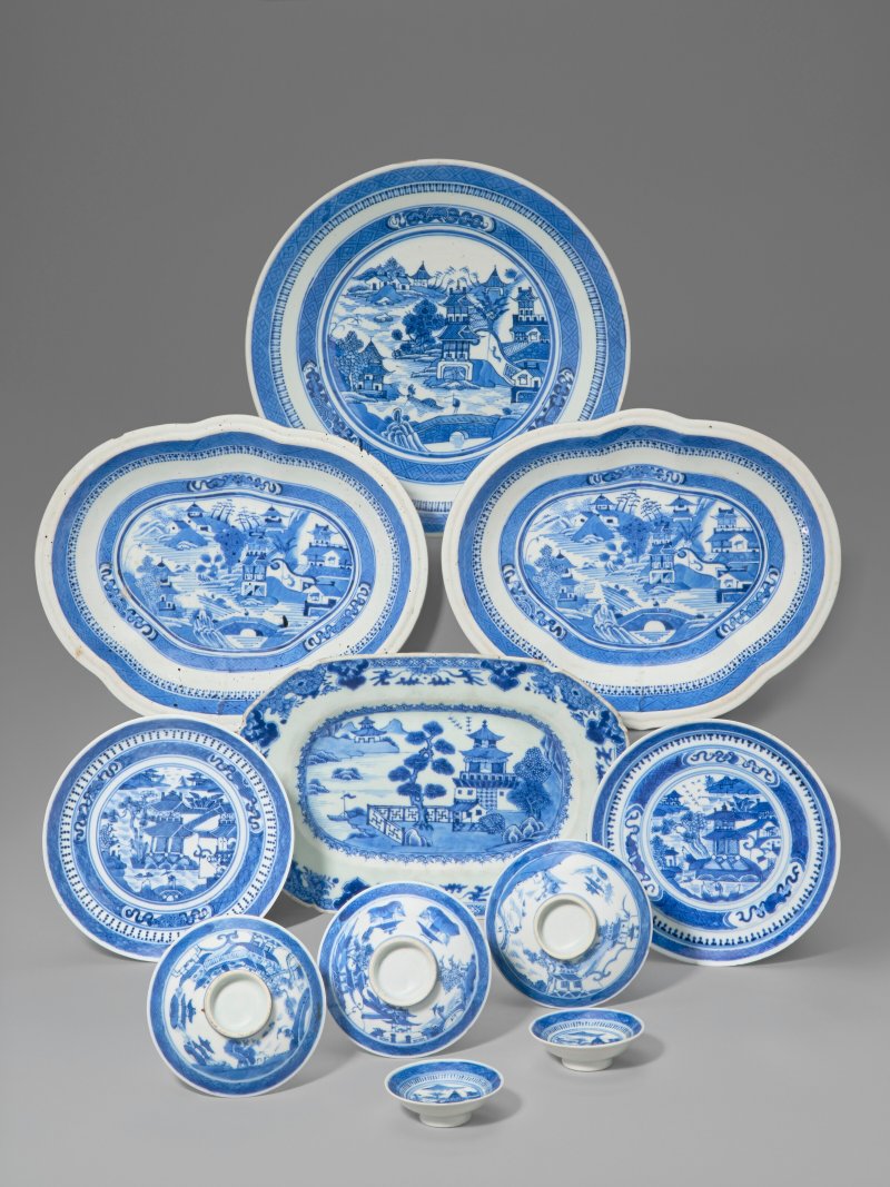 中國 清十八/十九世紀 外銷青花瓷器十一件  CHINA, 18TH-19TH CENTURY - 图1