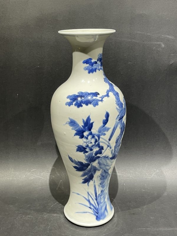 青花花鸟纹观音瓶 - 图5