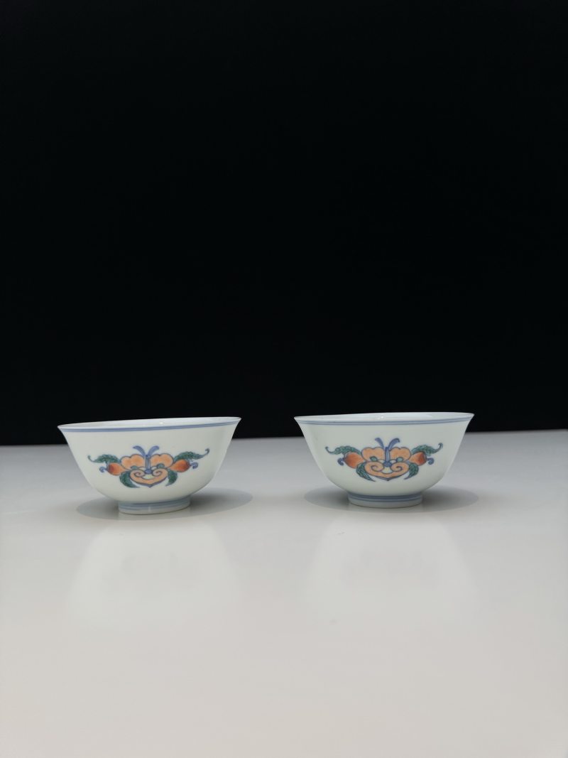 清雍正 斗彩如意多寿纹杯 （一对） - 图2