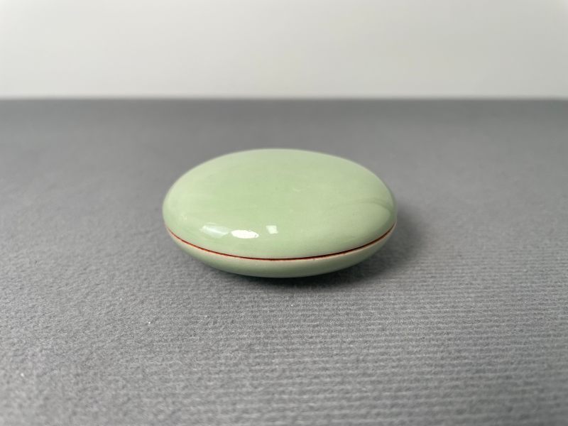 清晚期 粉青釉印泥盒 - 图2