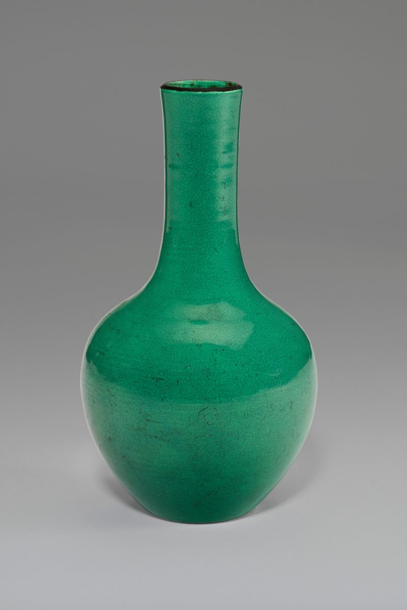 中國 清十八/十九世紀 綠釉瓶  CHINA, 18TH-19TH CENTURY - 图2
