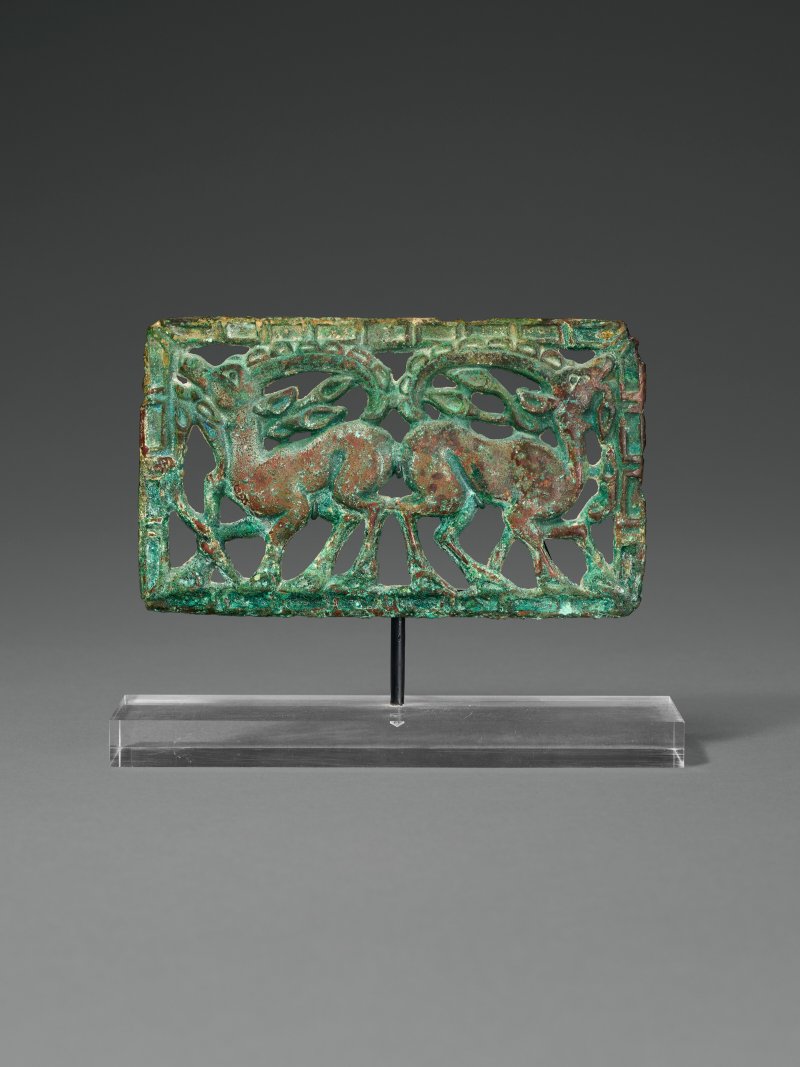 中國北方 公元前三至二世紀 青銅鏤雕雙羊帶飾  NORTHERN CHINA, 3RD-2ND CENTURY BC