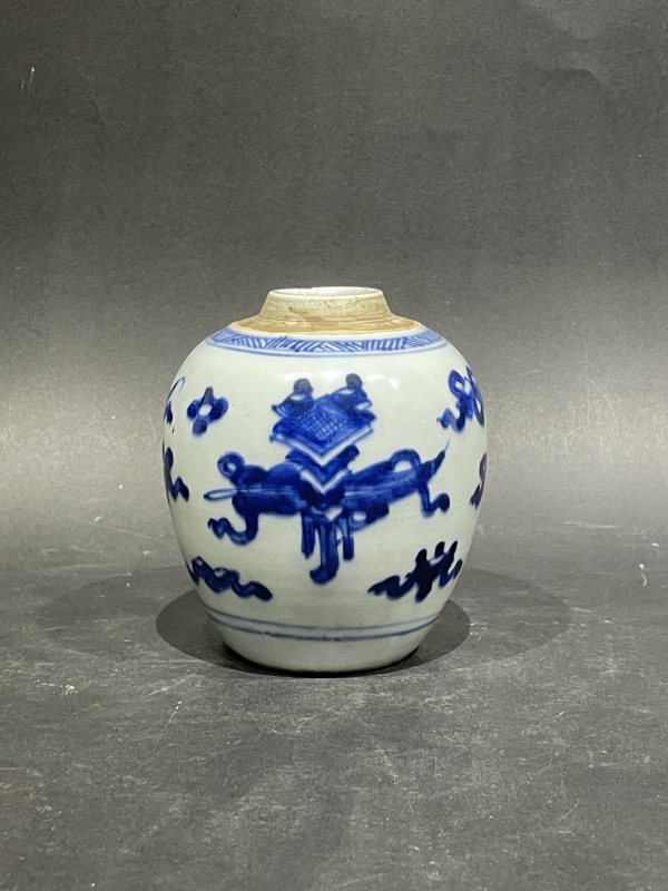 清康熙 青花博古图罐
