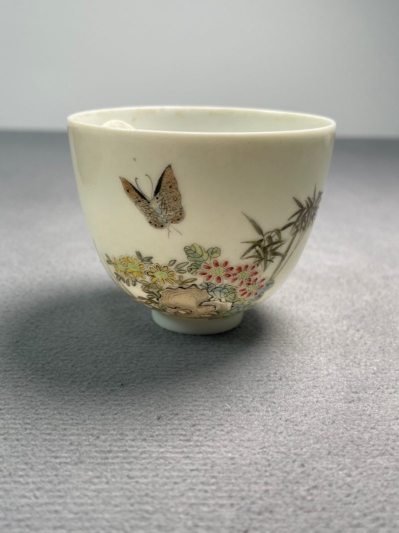 民国 粉彩蝶恋花杯 - 图2