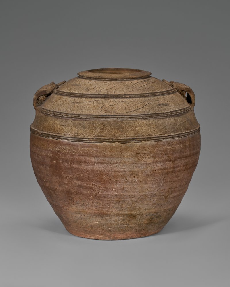 中國 西漢 公元前二至一世紀 灰釉原始瓷雙繫罐  CHINA, WESTERN HAN DYNASTY, 2ND-1ST CENTURY BC