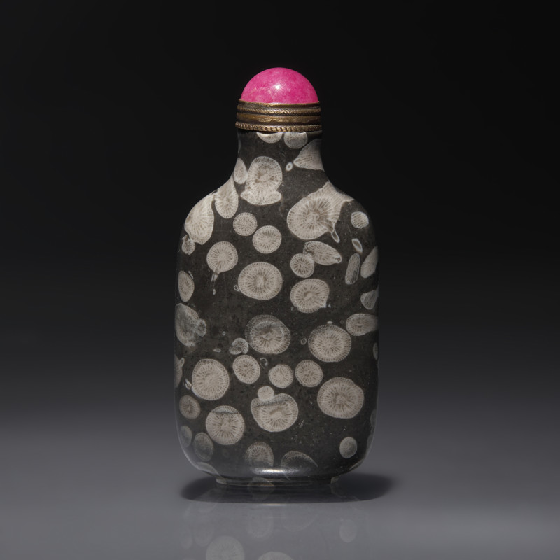 1750–1860年 石化石灰石鼻煙壺 | A Chinese Fossiliferous Limestone Snuff Bottle, Qing Dynasty, Circa 1750-1860 - 图2