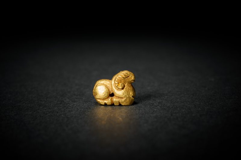 明 金质羊形摆件 - 图2