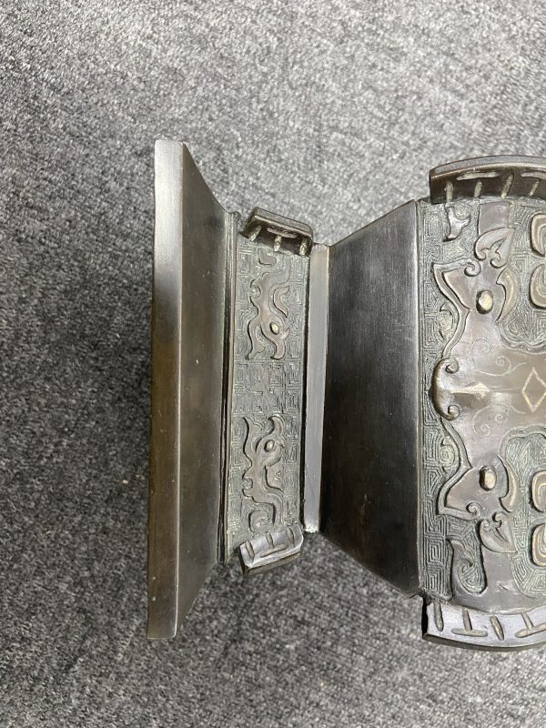 清 错金银兽面纹出戟方尊一对 - 图20