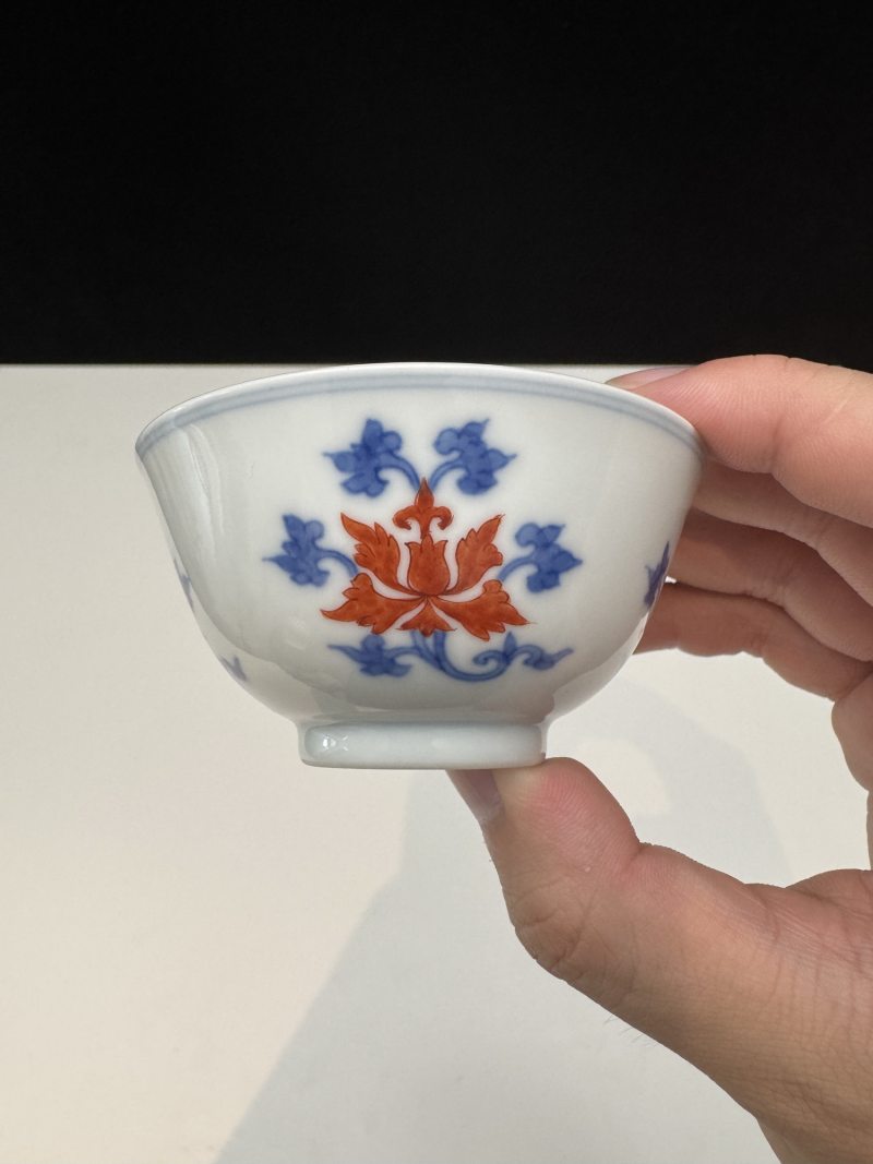 清雍正 青花矾红彩番莲纹盌 （一对） - 图12