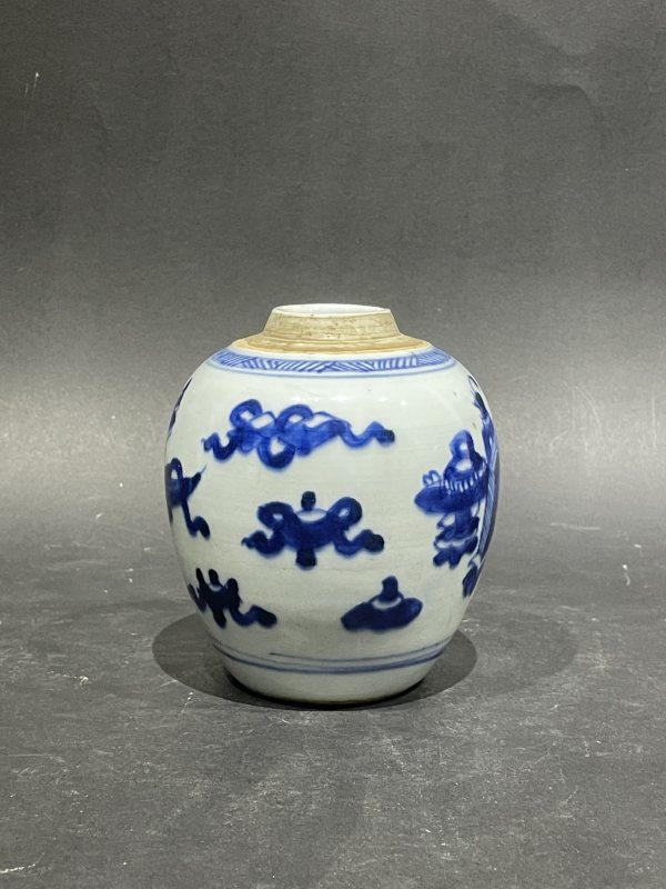 清康熙 青花博古图罐 - 图4