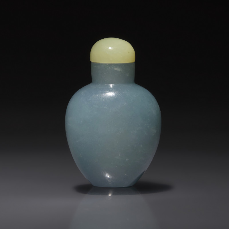 灰藍翡翠素面鼻煙壺 | A Chinese Greyish-Blue Jadeite Snuff Bottle - 图1