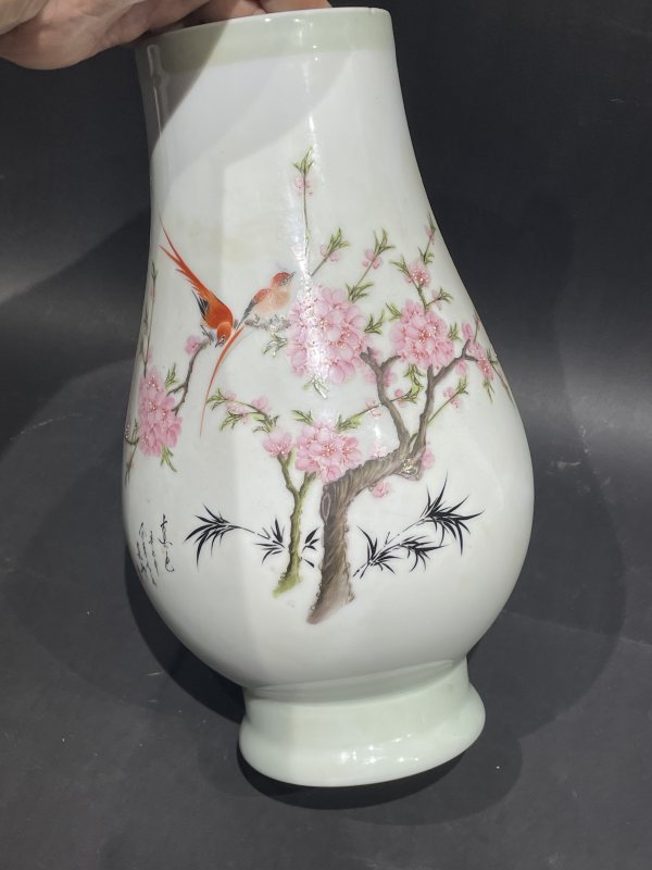 解放后粉彩花鸟诗文觯式尊 - 图2