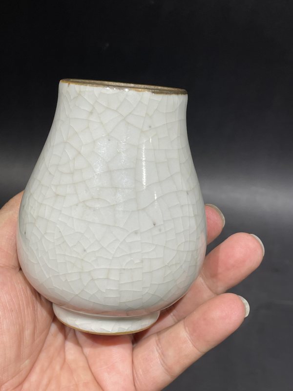哥釉觯式杯 - 图3