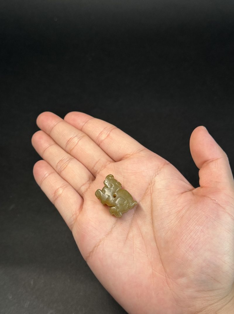 明 青白玉虎形珮 - 图7