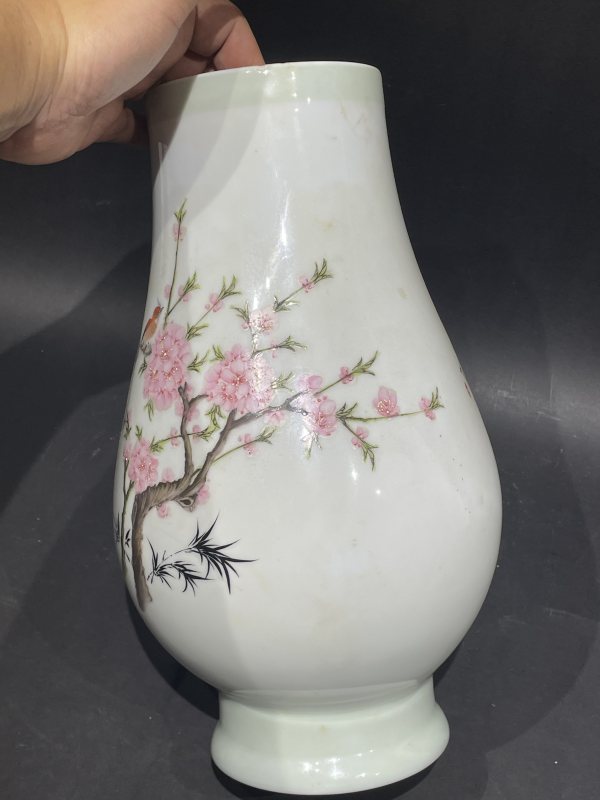 解放后粉彩花鸟诗文觯式尊 - 图3